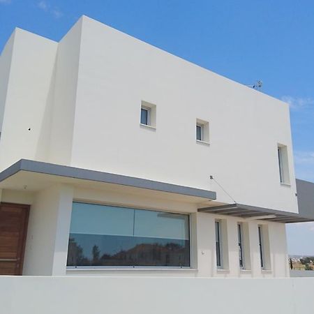 T&E Villa Larnaca Eksteriør billede